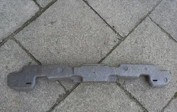 Front bumper foam support bar