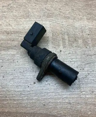 BMW 5 E39 Crankshaft position sensor 2247926 25916010