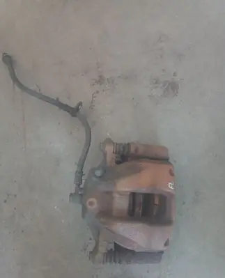 Honda CR-V Front brake caliper