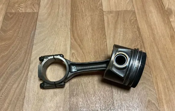 Volkswagen PASSAT B6 Piston with connecting rod 038J BHS