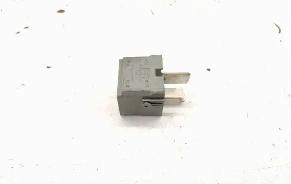 Mercedes-Benz CLK A209 C209 Cruise control relay A0025422619 0025422619