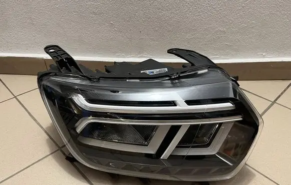 Dacia Duster II Headlight/headlamp 260106194R