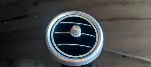 Dash center air vent grill