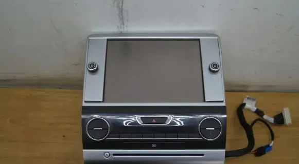 Maserati Quattroporte Radio/CD/DVD/GPS head unit 670007290