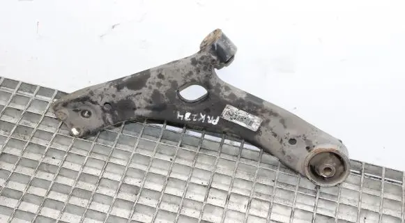 Hyundai ix35 Front lower control arm/wishbone 545002Y500