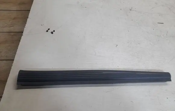 Mercedes-Benz E W211 Front sill trim cover A2116801835