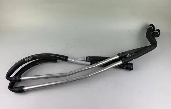 Engine coolant pipe/hose