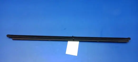 Mercedes-Benz S W140 Rubber seal front door window/glass 