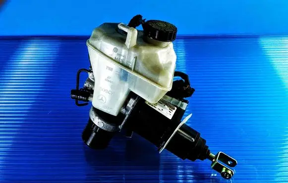 Mercedes-Benz E W211 Master brake cylinder 0204251302 A2114300302