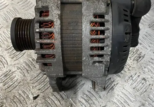 Nissan Qashqai Generator/alternator 23100EN000 MR20