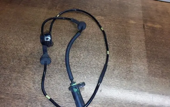 Volvo XC90 ABS brake wheel speed sensor 10071161773