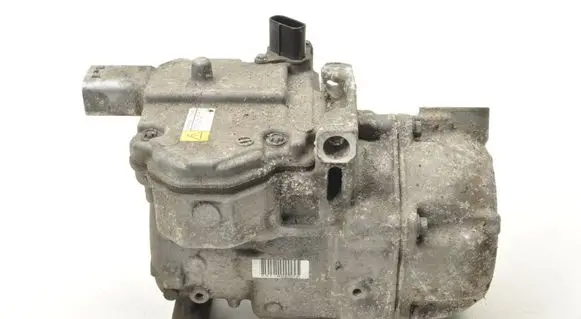 Toyota Auris E210 Air conditioning (A/C) compressor (pump) 0422001330