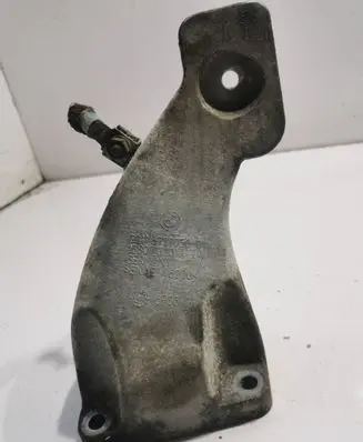 BMW 5 E60 E61 Engine mounting bracket 6777056 5906