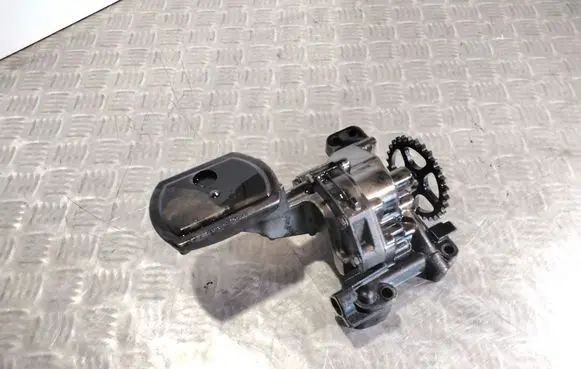 Volvo V50 Oil pump 9644350880