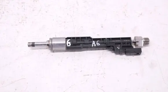 BMW X3 F25 Fuel injector 7597870 0261500109 13647597870