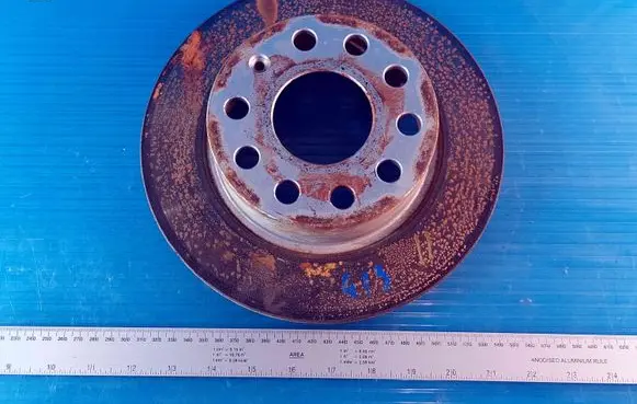 Volkswagen Golf VI Front brake disc
