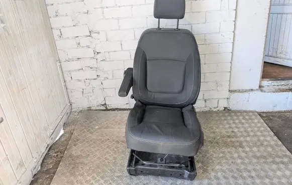Renault Trafic III (X82) Front driver seat
