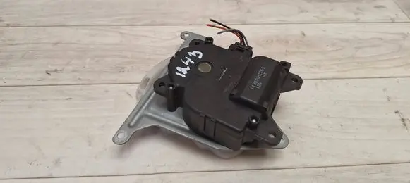 Toyota Corolla Verso AR10 Air flap motor/actuator 1138002760