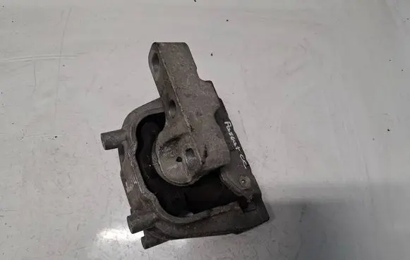 Volkswagen PASSAT B6 Engine mount bracket K0199262CE 1K0199262CE