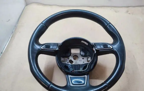 Audi A5 Sportback 8TA Steering wheel