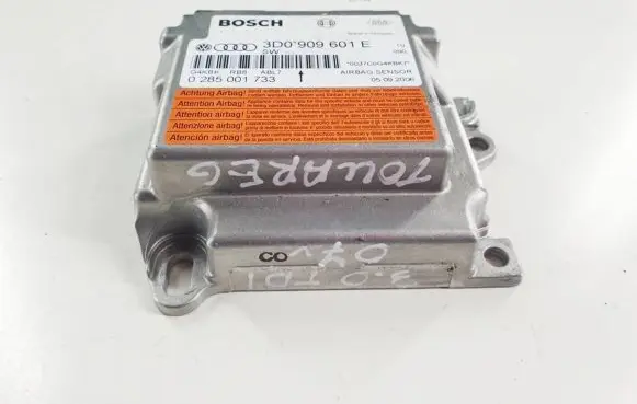 Volkswagen Touareg I Airbag control unit/module 3D0909601E 0285001733