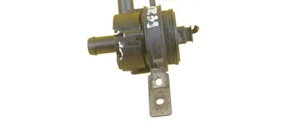 Mercedes-Benz A W176 Water pump A2465040140 651930