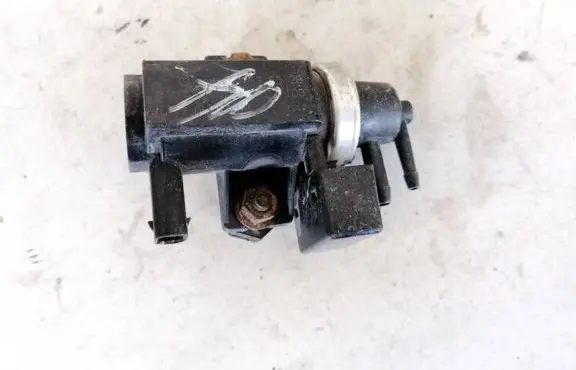Mercedes-Benz A W169 Turbo solenoid valve a0051535528