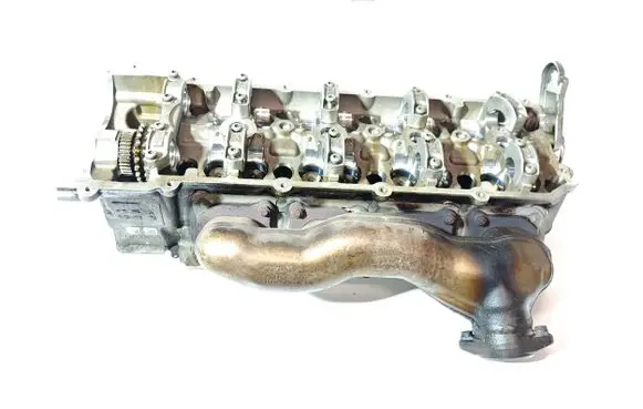 Mercedes-Benz C AMG W204 Engine head R1560160201 A1501601 A1501020