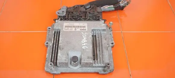 Opel Vivaro Engine control unit/module 237101754R 20MB46
