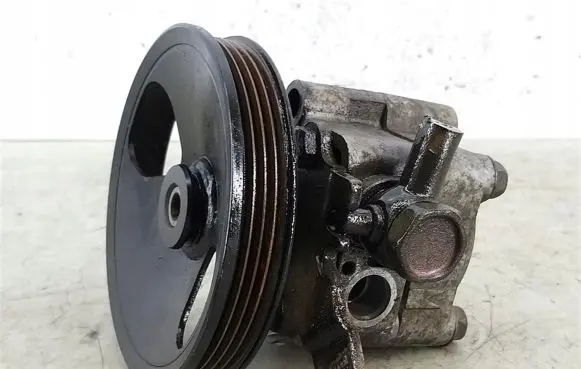 Nissan Primera Power steering pump