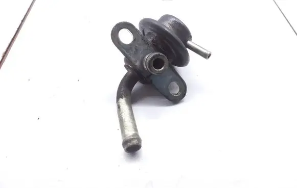 Mitsubishi Carisma Fuel pressure regulator 1953002740