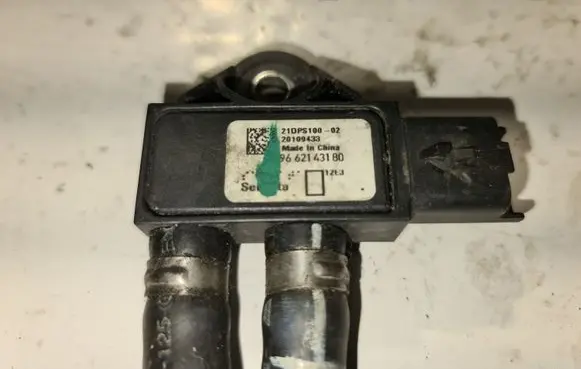Citroen DS5 Exhaust gas pressure sensor 9662143180