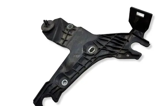 Volvo V70 Air filter cleaner box bracket assembly 30636575