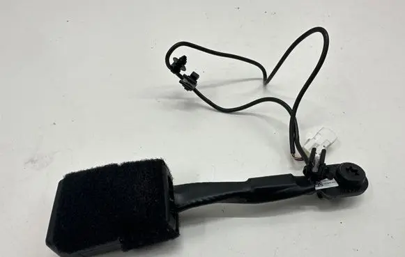 BMW 2 F46 Front seatbelt buckle 7313299
