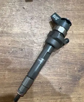 BMW 3 E90 E91 Fuel injector 7798446 0445110601