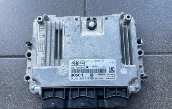 Ford Focus Engine control unit/module ECU 8M51-12A650-XE 0281015242