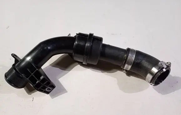 Ford Explorer VI Intercooler hose/pipe FT685519