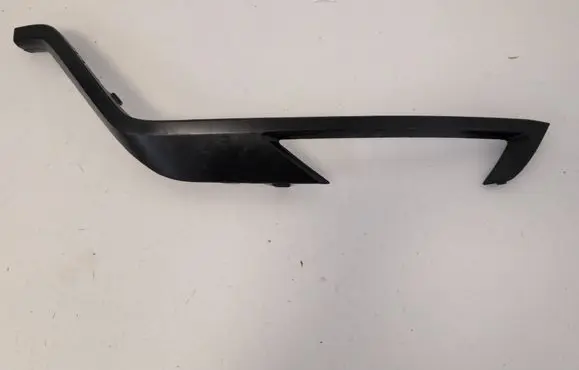 Volvo XC60 Front bumper splitter molding 32227911