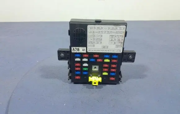 Chevrolet Spark Fuse box set 95273102