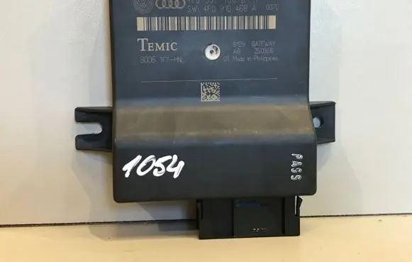 Audi A6 S6 C6 4F Gateway control module 4F0907468D 4F0910468A