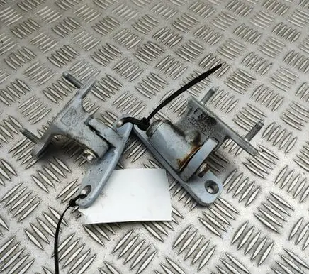 Mercedes-Benz C W204 Front door hinges set A2047201537 A2047201737