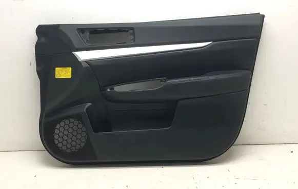 Subaru Outback Front door card panel trim S73508380