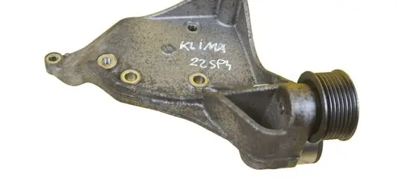 Suzuki Grand Vitara II A/C compressor mount bracket 9511076K0 F9QB2