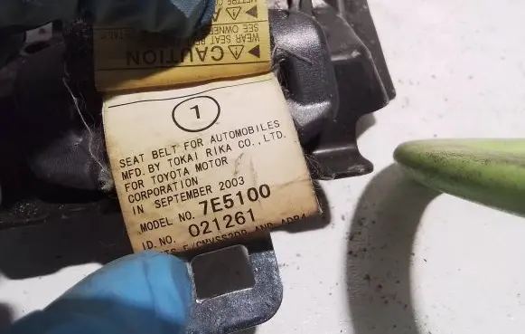 Toyota RAV 4 (XA20) Middle seatbelt (rear) 7E5100 021261