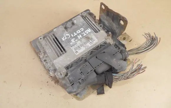 Opel Astra H Engine control unit/module 0281011943 55556829 8973785711
