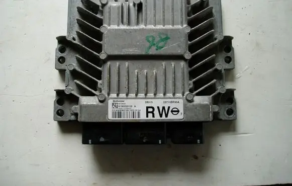 Nissan Qashqai Engine control unit/module 23710BR30A S180033108A