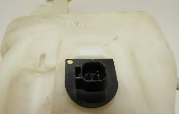 Chrysler Grand Voyager V Windshield washer fluid reservoir/tank 05113048AA
