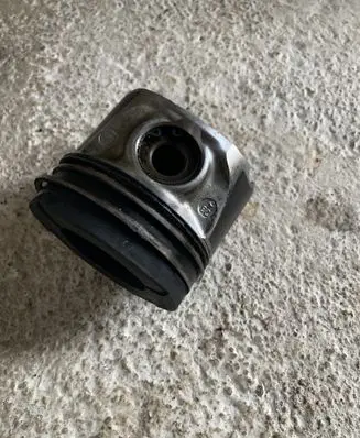 Nissan Primera Piston 86L77F041
