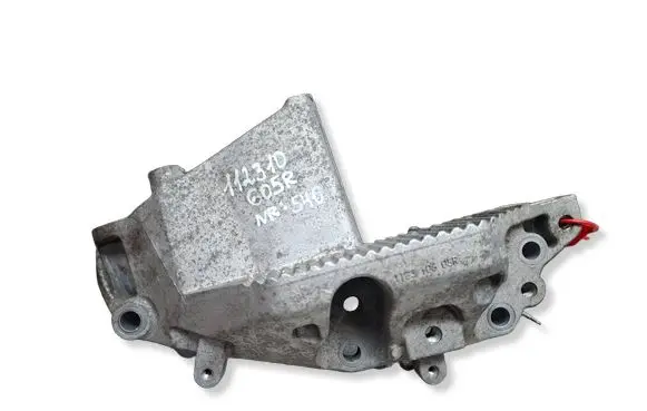 Renault Master III Engine mount bracket S27635546 112310605R