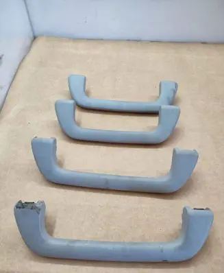 Mercedes-Benz S W221 A set of handles for the ceiling A2218101752